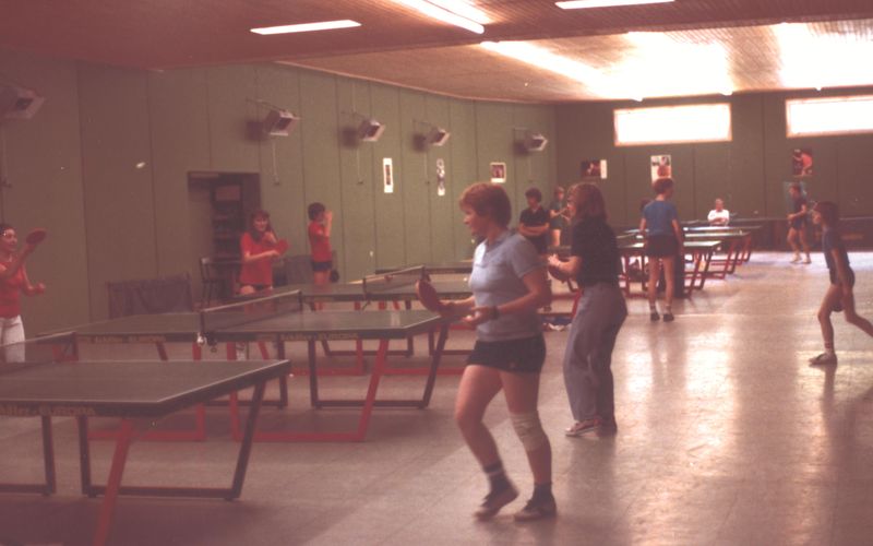 In der hoteleigenen Halle können die Gäste das ganze Jahr über trainieren - auch 1979 schon (© Zugbrücke Grenzau)