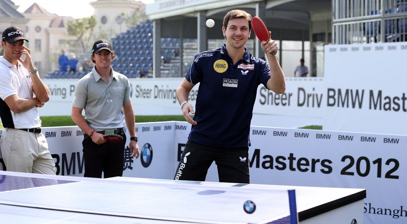 Jetzt zeigt Timo Boll, wie es richtig geht (©BMW)