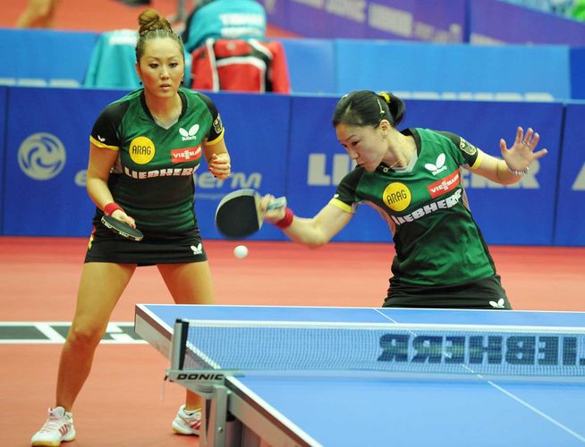 ...als auch Zhenqi Barthel und Shan Xiaona konnten ihr Finalticket buchen und treffen dort im direkten Duell aufeinander! (©Stosik)