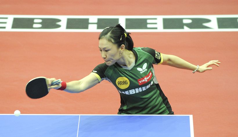 Shan Xiaona übernimmt das Auftakteinzel gegen Renata Strbikova (©Stosik)