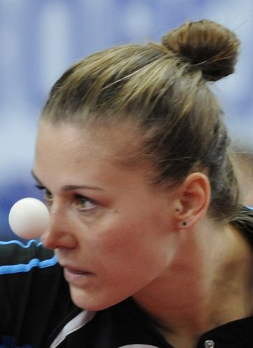 Natalia Partykas Haarpracht kann da nicht ganz mithalten, dafür spielte sich auch die Polin souverän in Runde zwei (©Stosik)
