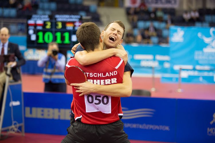 Große Freude auch bei Jonathan Groth und Patrick Franziska (©Fabig)