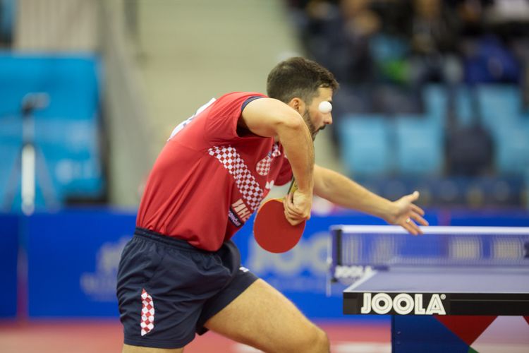 Andrej Gacina hatte derweil nicht nur einen Ball vorm Auge (©Fabig)