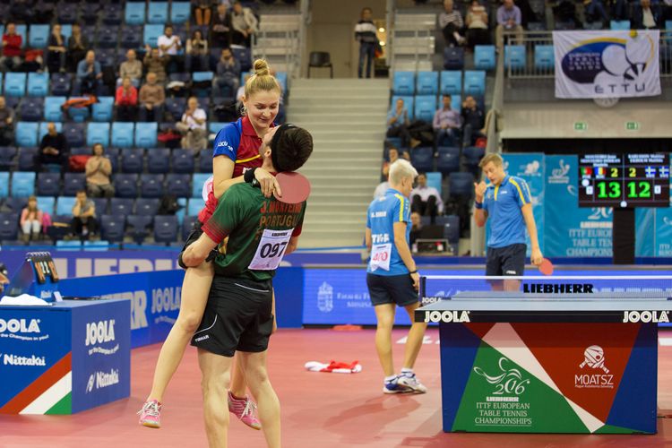 Noch schöner ist es, wenn man die Freude teilen kann - wie das Paar Daniela Monteiro Dodean und Joao Monteiro (©Fabig)