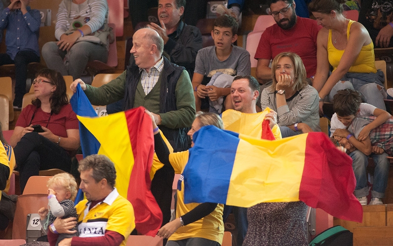 Sollte es diesmal mit dem Europameistertitel klappen? Die rumänischen Fans schöpfen Mut (©Stosik)