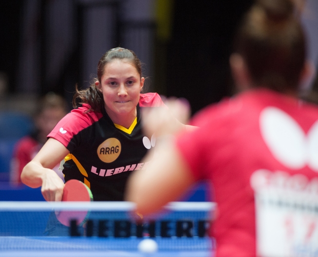 Zurück in der Championship Division treten nun auch Deutschlands Damen gegen Kroatien an. Sabine Winter übernimmt das Eröffnungseinzel gegen Mateja Jeger (©Stosik)