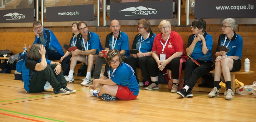 Nanu, gehören diese Spieler auch zur EM? Nein, in der Nebenhalle werden die nationalen Special Olympics ausgetragen (©Stosik)