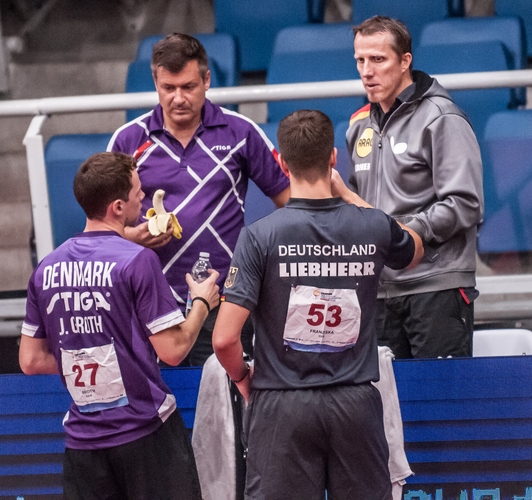 Die beiden bekommen wie so oft bei großen Turnieren doppeltes Coaching. (©Gohlke)