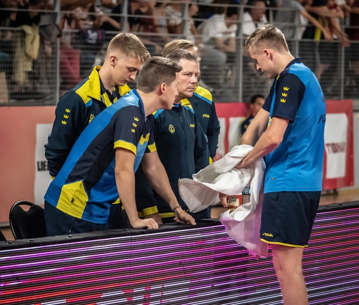 Eine Runde mehr hätte es für Schwedens Herren sein dürfen, die im Halbfinale Portugal unterlagen. Es war nicht das Turnier des Mattias Falck, die Tipps der gesamten Bank halfen nicht, in der Vorschlussrunde verlor der Vize-Weltmeister beide Einzel. (©Gohlke)