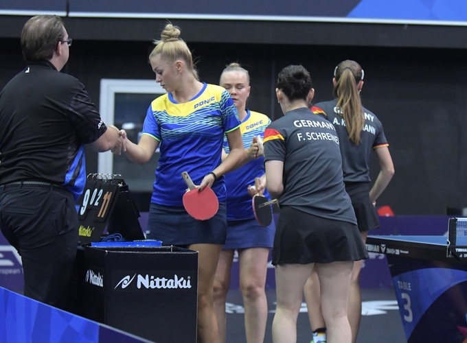 Im Achtelfinale treffen die Nachwuchsspielerinnen auf das andere deutsche Doppel Nina Mittelham und Sabine Winter. (© Gohlke)