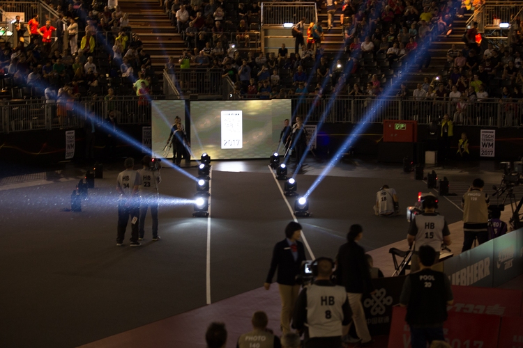 Die Halle war viel zu dunkel. (©Fabig)