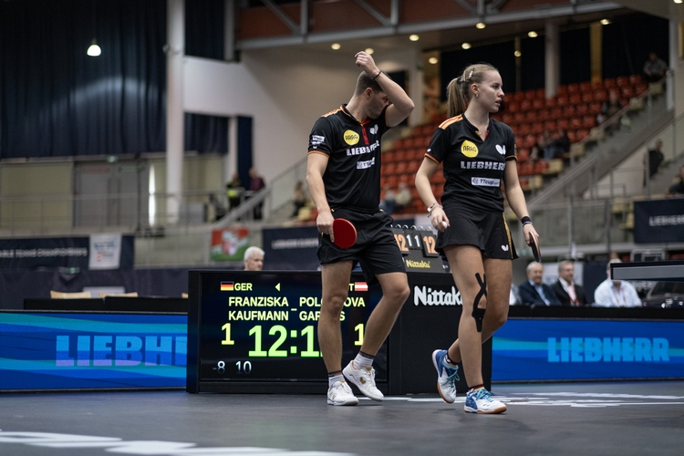 Ebenfalls auf dem geteilten dritten Rang und das bei ihrer Premiere: Annett Kaufmann und Patrick Franziska. Das Halbfinale gegen Robert Gardos und Sofia Polcanova verlor die DTTB-Kombination unglücklich im fünften Satz. (©Qiu)