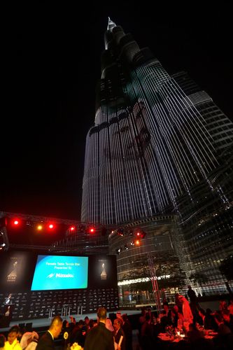 Die Preisverleihung fand im Schatten des höchsten Gebäudes der Welt statt (©ITTF)