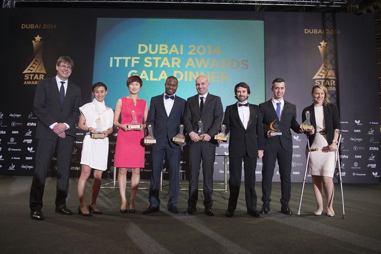 Die Preisträger des Abends: Neben Thomas Weikert ist auch Liu Jia zu sehen, die einen Sonderpreis für Fair Play erhielt (©ITTF)