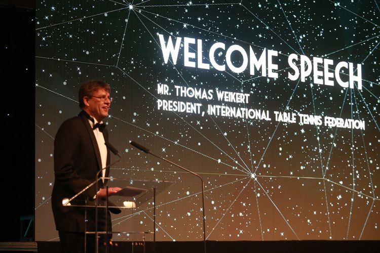 ITTF-Präsident Thomas Weikert eröffnete die Awards mit einer Rede (©ITTF)