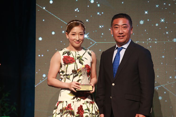 Auch wenn sie bei der WM nur Zweite wurde, stand Liu Shiwen bei den ITTF Star Awards diesmal ganz oben auf dem Treppchen (©ITTF)