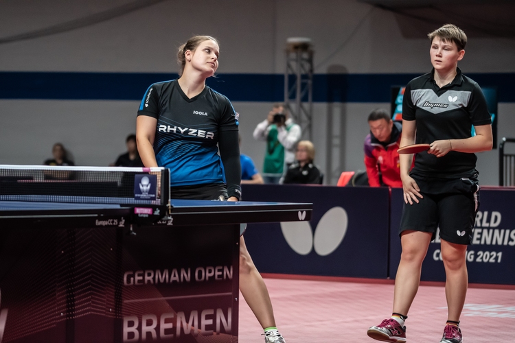 Nina Mittelham und Petrissa Solja kamen gegen die Wucht der Chinesen ebenfalls nicht an. Für die deutschen Damen war im Viertelfinale Schluss. (©Gohlke)