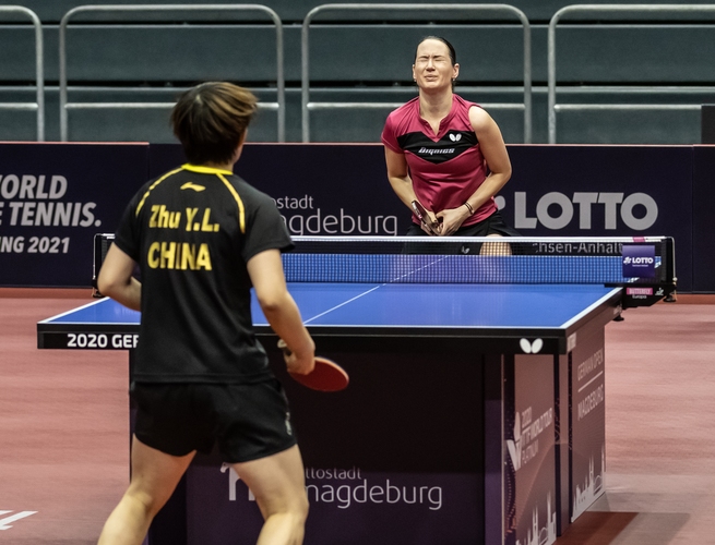 Bei den Damen war gegen die Spielerinnen aus China kaum ein Kraut gewachsen. Das erfuhr auch die Russin Polina Mikhailova in ihrem Spiel gegen Zhu Yuling. (©Gohlke)