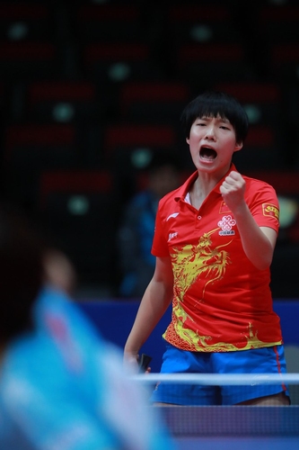  Shi Xunyao: Die Chinesin Shi Xunyao entschied die Mädchenkonkurrenz der Jugend-WM 2016 für sich. Danach dauerte es noch drei Jahre, bis sie auch bei den Erwachsenen regelmäßiger auf der World Tour auftauchte. Größere Erfolge konnte die inzwischen 21-Jährige hier bislang noch nicht feiern. Aktuell wird sie auf Rang 93 der Weltrangliste geführt und spielt in der Super League für das Team aus Chengdu. (©ITTF)