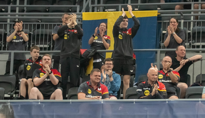 Auch die deutsche Delegation fieberte von der Tribüne aus mit. (©Gohlke)