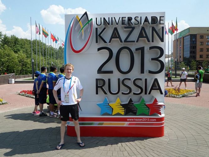 Willkommen in Kazan! Die deutsche Tischtennisdelegation nimmt das Universiade-Gelände unter die Lupe (©privat)