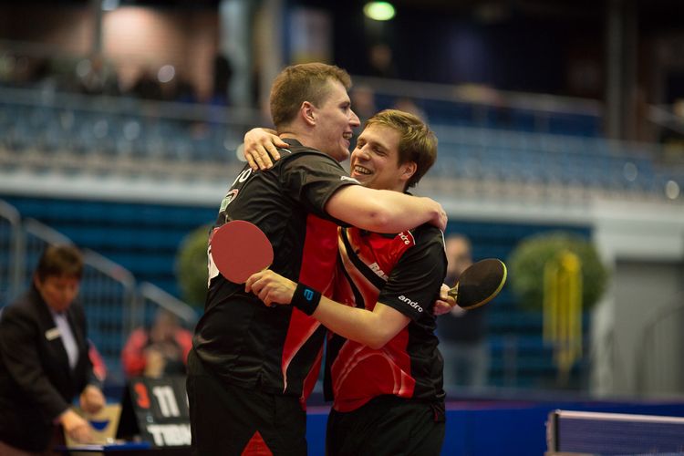 Große Freude bei Björn Helbing und Erik Bottroff: Die beiden Dortmunder haben den Halbfinaleinzug geschafft durch einen Sieg über Lennart Wehking und Nico Christ. (©Fabig)