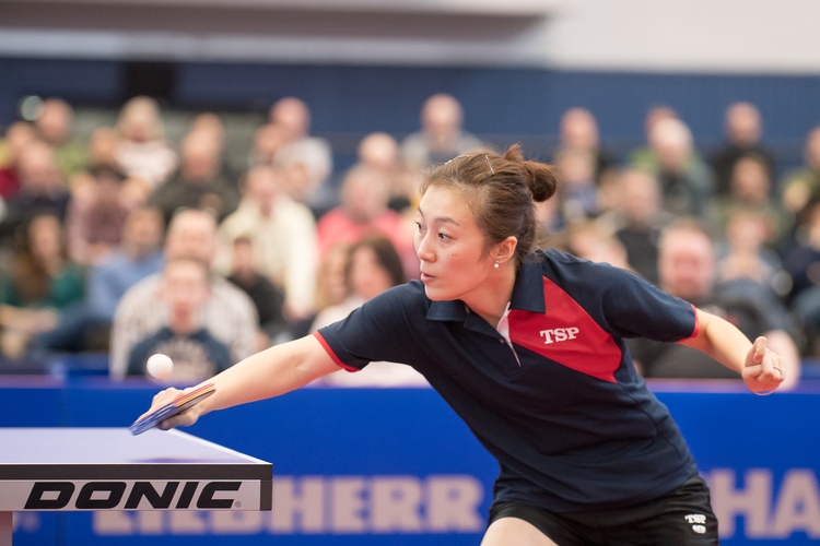 Han gegen Krämer: So lautete die Final-Paarung der Damen. Den deutlich besseren Start erwischte die Turnierfavoritin Han. Mit 2:0 ging die Abwehrspielerin... (©Thomas)