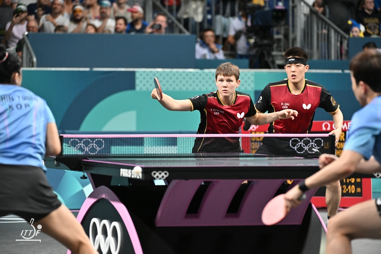 Für das deutsche Duo Nina Mittelham und Dang Qiu war der Mixed-Wettbewerb dagegen früh beendet. Schon im ersten Match trafen sie wegen ihrer schlechten Setzung auf das starke südkoreanische Duo Shin Yubin/Lim Jonghoon - und verloren (©ITTF)