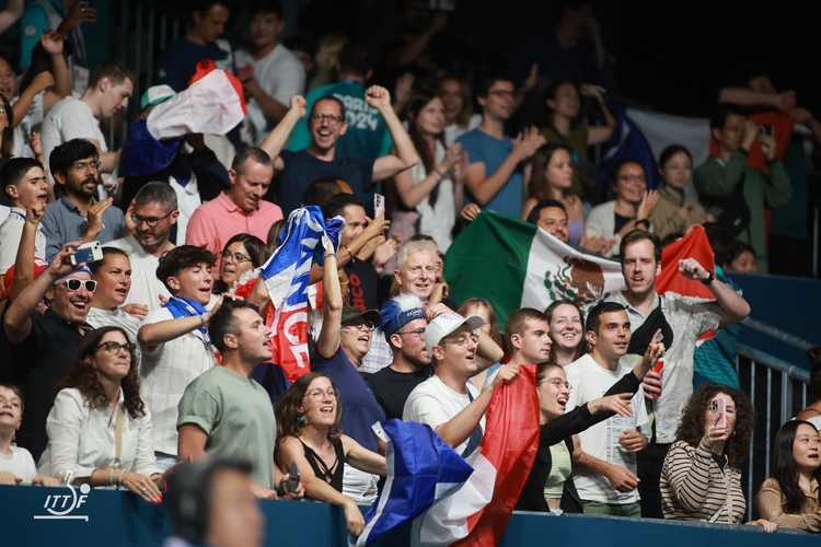 Das Publikum in Paris war vom ersten Tag der Olympischen Spiele an in Bestform. Solch eine Stimmung haben die Tischtennisstars bislang selten erlebt (©ITTF)