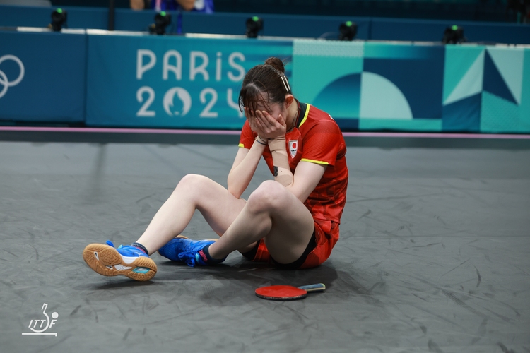 Tränen bei Hina Hayata, die Mima Itos Nachfolge antrat und sich Bronze im Einzel sicherte (©ITTF)