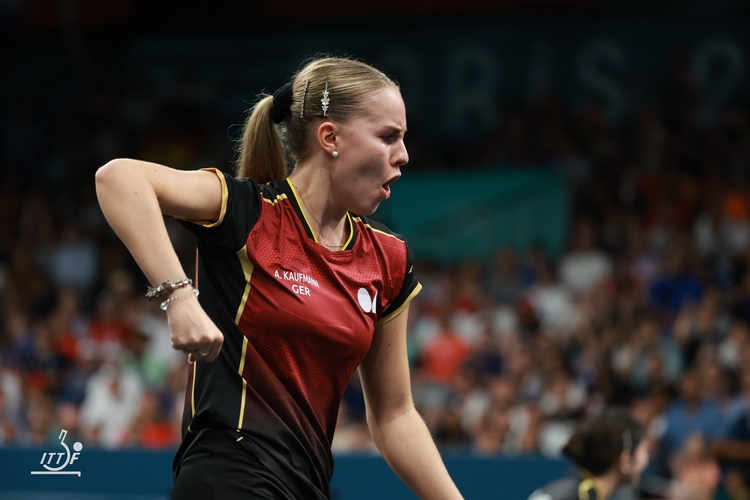 Die deutschen Damen machten es besser - allen voran die ursprüngliche Ersatzspielerin Annett Kaufmann, die in Paris komplett aufdrehte (©ITTF)