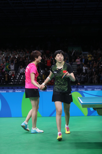 ...sollte am Ende mit der lange ersehnten Gold-Medaille belohnt werden, während sich Li Xiaoxia mit Silber begnügen musste. (©Flickr/ITTFWorld)