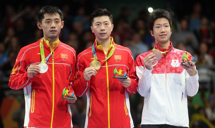 Und hier noch einmal die Medaillengewinner im Überblick, v. l. n. r.: Zhang Jike (Silber), Ma Long (Gold) und Jun Mizutani (Bronze) (©Flickr/ITTFWorld)