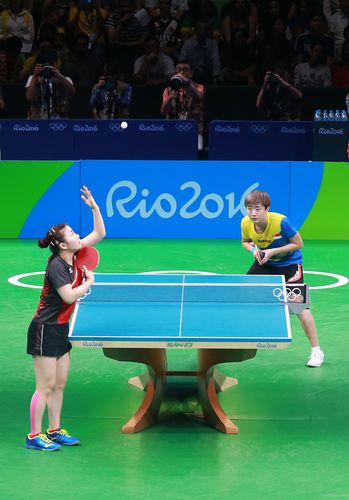 Schon vorher hatte sich Ai Fukuhara gegen Feng Tianwei durchsetzen können. (©Flickr/ITTFWorld)