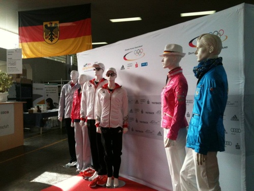 Die Einkleidung der deutschen Olympiamannschaft wurde in der Kurmainz-Kaserne abgehalten (©facebook.com/Olympiamannschaft)