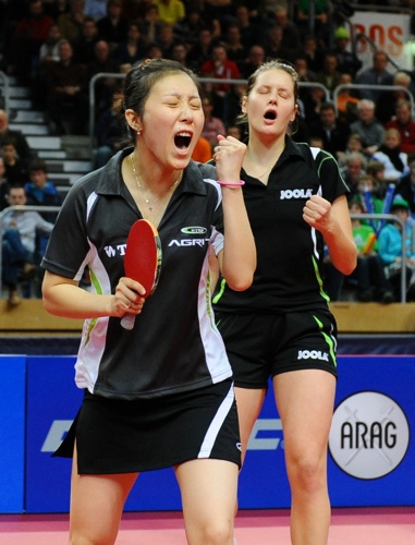 Deutsche Doppel-Meisterinnen 2011 (v.l.): Han Ying, Irene Ivancan, MTV Tostedt (© Roscher)