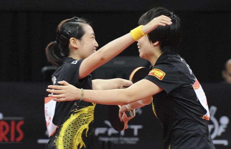 Guo Yue und Li Xiaoxia gelingt der Hattrick im Damendoppel (©Stosik)