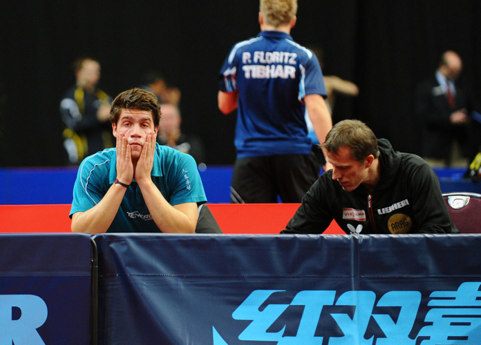 Ein deprimierter Patrick Franziska nach seinem Scheitern in der Qualifikation (©Roscher)