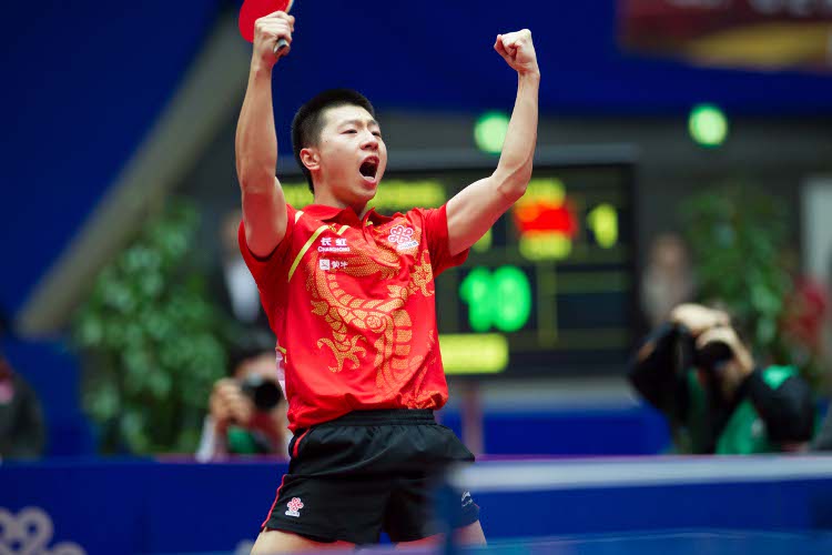 Da nützt es aber nichts mehr: Ma Long holt China das 2:0 ohne Satzverlust (©Thomas)