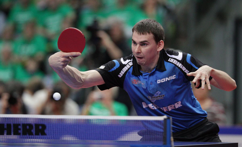 Skachkov spielte streckenweise starkes Tischtennis und konnte immer wieder mit der Rückhand eröffnen (©Fabig)