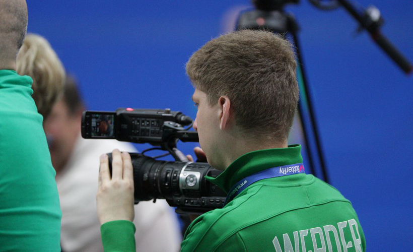 Werder Bremen zeigte auch außerhalb der Box Professionalität und filmte das Ereignis mit. (©Fabig)