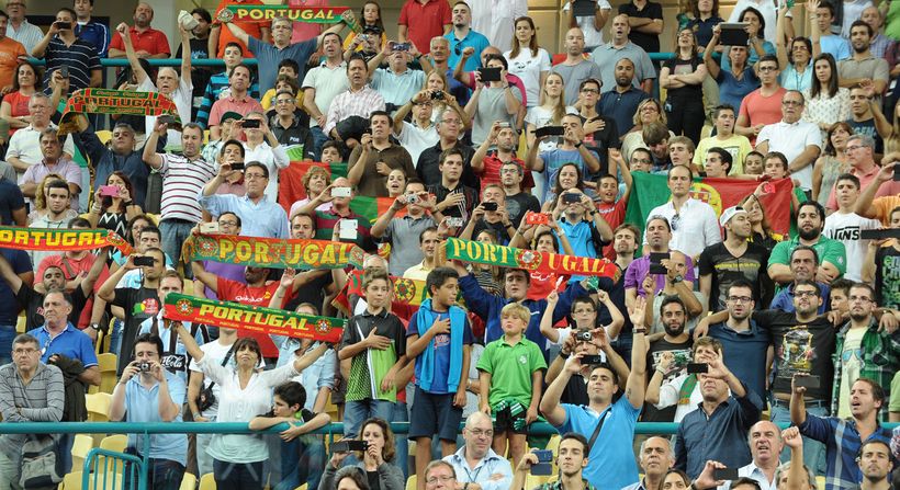 Das Highlight des Tages stand aber noch an. Mehr als 1.500 portugiesische Zuschauer hatten den Weg in die Halle gefunden, um ihre Mannschaft im Herren-Finale gegen Deutschland zu unterstützen. (©Stosik)