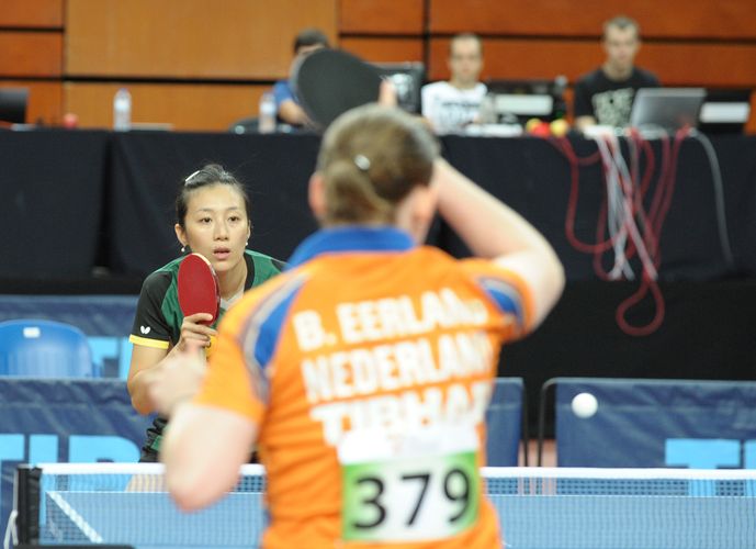 Am Freitag standen schließlich die Damen-Viertelfinals an. Deutschland um Han Ying konnte sich ohne Mühe gegen die Niederlande durchsetzen...(©Stosik)
