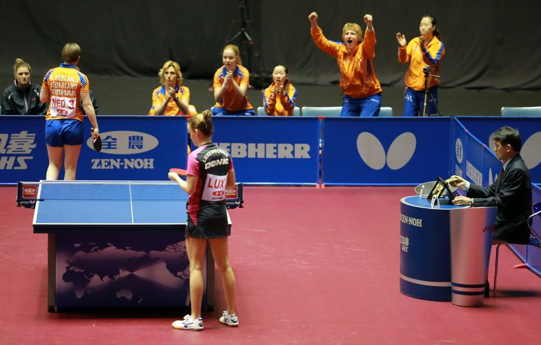 Großer Jubel bei den Niederländerinnen, nachdem sie mit 3:1 gegen Luxemburg gewinnen konnten (©ITTF/Rémy Gros)