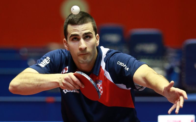 Tunnelblick auf den Ball: Andrej Gacina (©ITTF/Rémy Gros)