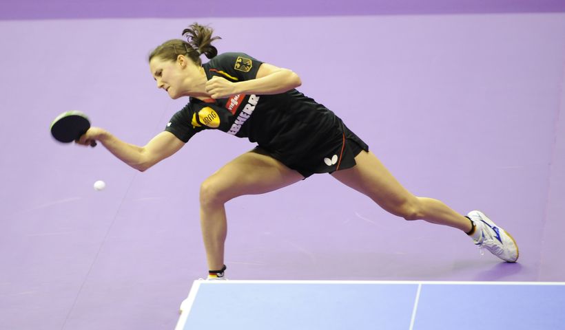 Sabine Winter setzte im dritten Einzel den Schlusspunkt mit einem 3:1 über Iveta Vacenovska. Um 9.30 Uhr deutscher Zeit heißt der nächste Gegner der DTTB-Damen am Montag Brasilien. 
