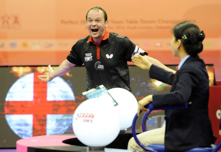 Am späten Abend folgte dann noch ein Highlight in der Haupthalle. Denn ein Wahnsinnsmatch war das Aufeinandertreffen zwischen England und Frankreich. (©Stosik)