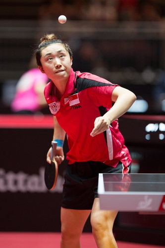 Sie stand allerdings keiner Geringeren als der Weltranglistenvierten Feng Tianwei gegenüber (©Fabig)
