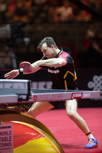 Aber zurück in die Halle. Denn hier versuchte nun Timo Boll sein Glück, ins Achtelfinale einzuziehen (©Fabig)