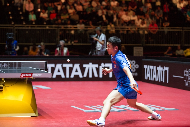 Denn Xu Xin musste sich ganz schön strecken, um den Underdog zu besiegen (©Fabig)